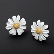 Load image into Gallery viewer, Cute little daisy flower jewelry set