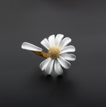 Load image into Gallery viewer, Cute little daisy flower jewelry set