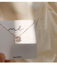 Load image into Gallery viewer, Cubic Zircon Snowflake Pendant Necklace Fashion Clavicle Chain