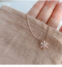 Load image into Gallery viewer, Cubic Zircon Snowflake Pendant Necklace Fashion Clavicle Chain