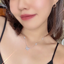 Load image into Gallery viewer, Cute Exquisite Butterfly Choker Necklace Dazzling Pendant Necklace