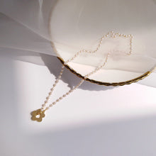 Load image into Gallery viewer, Flower Pearls Pendant Necklace New Cute Romantic Gothic Chain