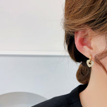 Load image into Gallery viewer, Cute Minimalist Heart Earrings Romantic Elegant Opening Earrings