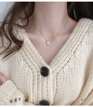 Load image into Gallery viewer, Cubic Zircon Snowflake Pendant Necklace Fashion Clavicle Chain