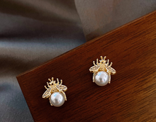 Load image into Gallery viewer, Honey Bee Pearl Earrings Fashion Temperament Versatile Small Earrings
