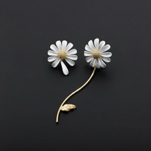 Load image into Gallery viewer, Cute little daisy flower jewelry set
