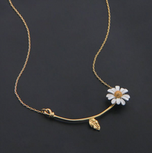 Load image into Gallery viewer, Cute little daisy flower jewelry set
