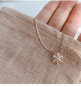 Cubic Zircon Snowflake Pendant Necklace Fashion Clavicle Chain