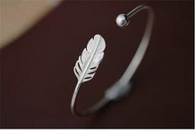 Load image into Gallery viewer, Feather Opening Bracelet Women Fashion Temperament Bracelet
